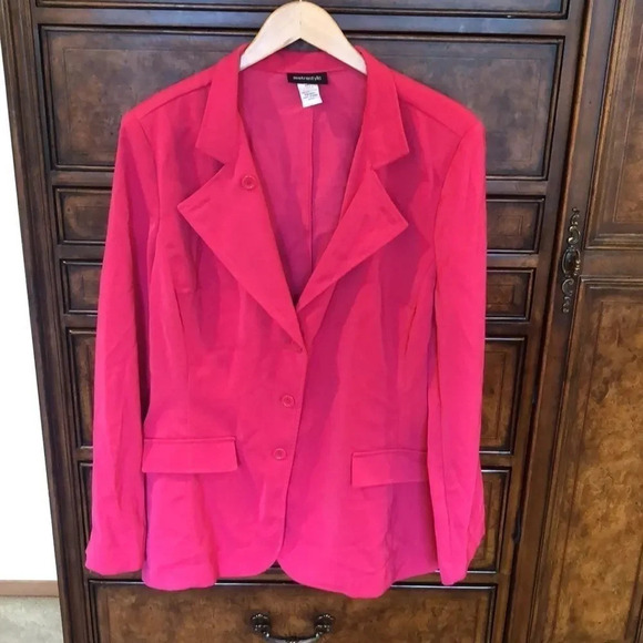 BARBIE core Metro style hot pink blazer - Picture 2 of 7